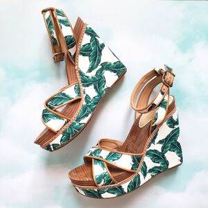 GIANI BERNINI Palm Banana Leaf Wedge Platform Sandals Sz 9 Tropical Tan White